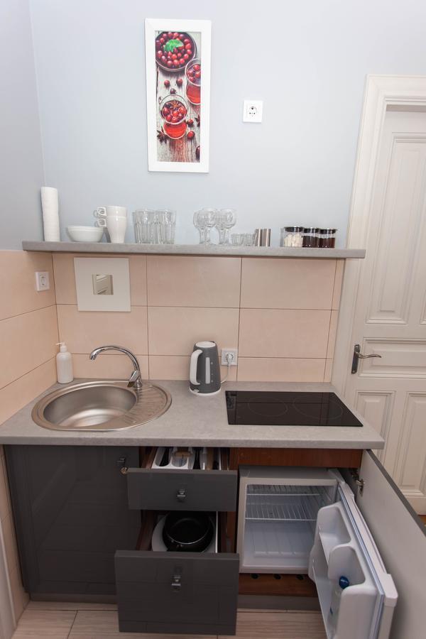 Snizhna 4 Apartment Lviv Exterior photo
